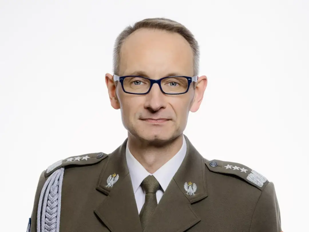 Czy warto zostać lekarzem wojskowym? Zalety i wady tej kariery
