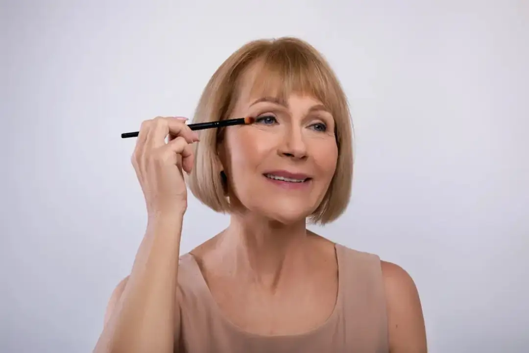 Cómo maquillar los ojos a los 50 - Guía para una mirada más fresca