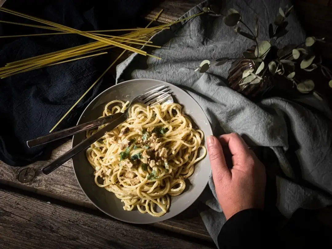 Vegane Carbonara - So gelingt sie ohne Sahne wirklich cremig