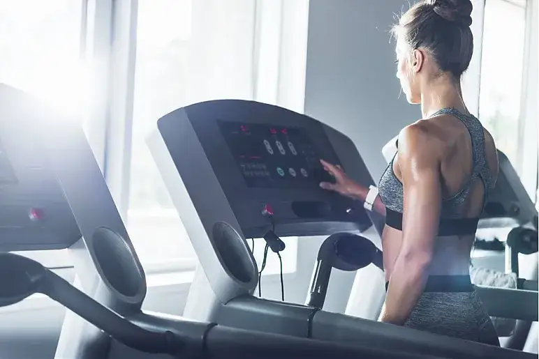 Ile razy w tygodniu cardio na redukcji, by uniknąć stagnacji w odchudzaniu?