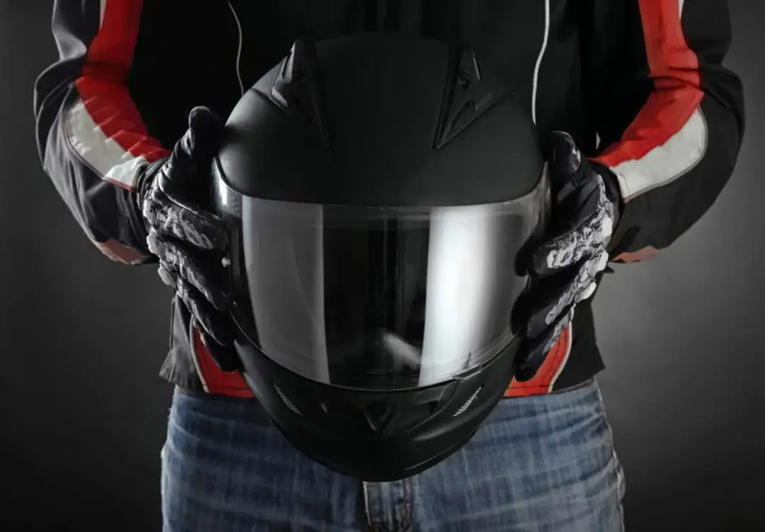 Jak prawidłowo mierzyć kask motocyklowy i uniknąć złego dopasowania