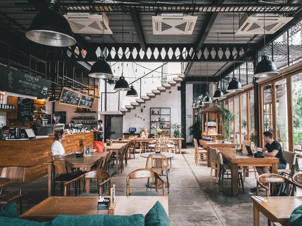 Jak zaplanować kuchnię w restauracji zgodnie z zasadami HACCP