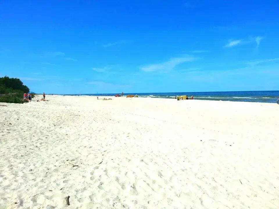 Gdzie puste plaże nad Bałtykiem oferują spokój i bliskość natury