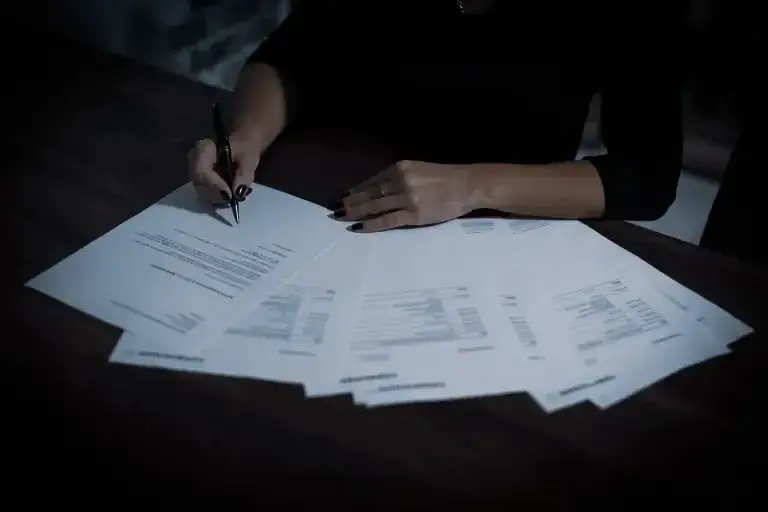 Co zrobić po zwrocie odpowiedzi na pozew? Kluczowe kroki do podjęcia