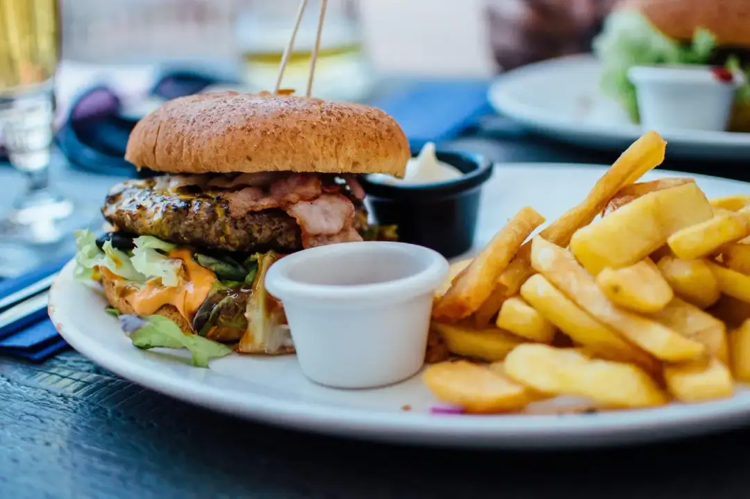 Co zjeść w Łodzi? Najlepsze restauracje i smaki, które musisz spróbować