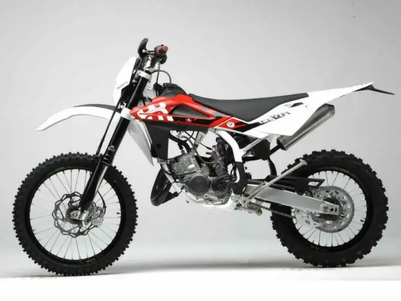 Okleina Husqvarna WR 125 – gdzie kupić, jak zamontować i wybrać najlepszą