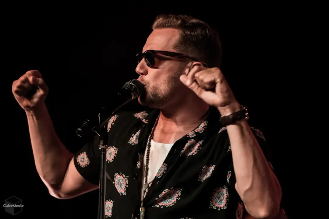 Ile trwa koncert Mrozu? Szczegółowy plan występu artysty