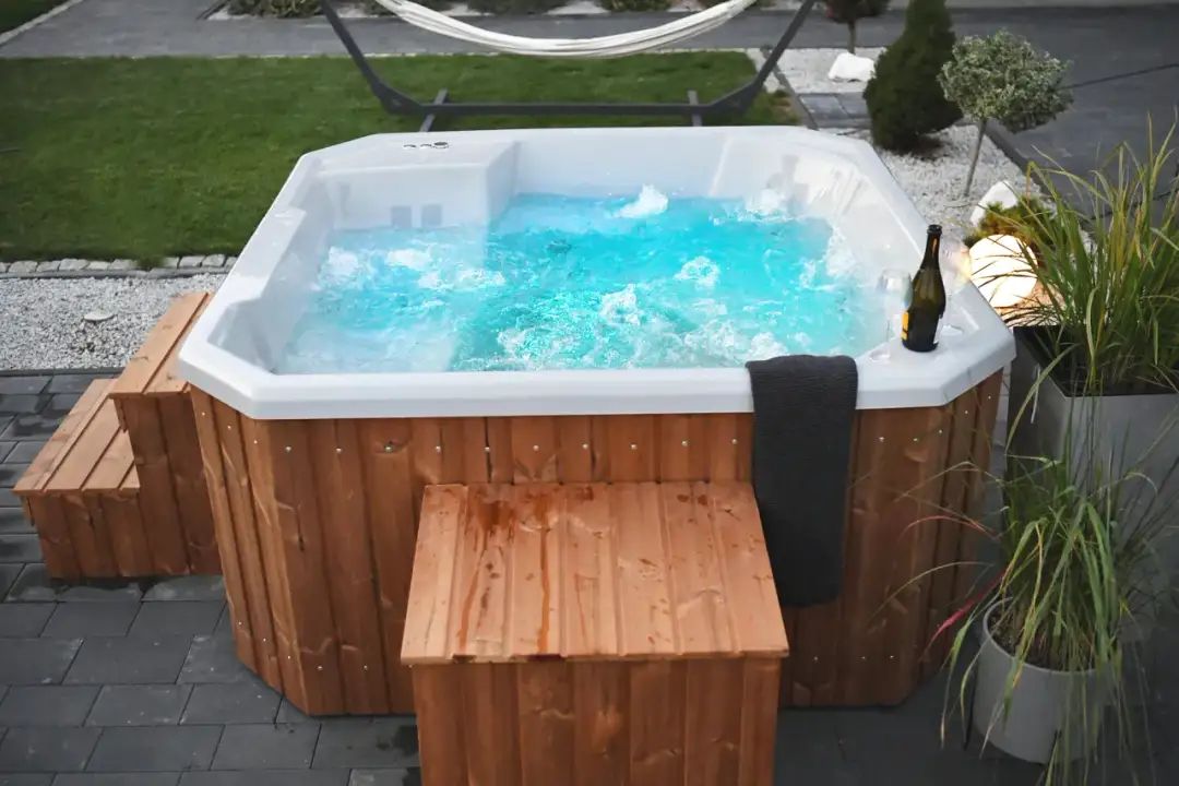 Jakie jacuzzi ogrodowe wybrać, by cieszyć się komfortem i relaksem?
