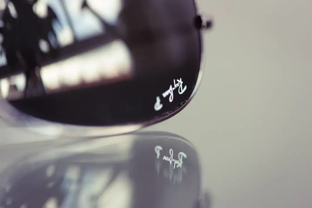 Jak sprawdzić oryginalne Ray-Ban i uniknąć fałszywych okularów