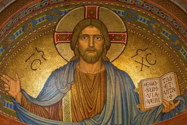 Czy obmawianie to grzech ciężki? Odkryj moralne konsekwencje