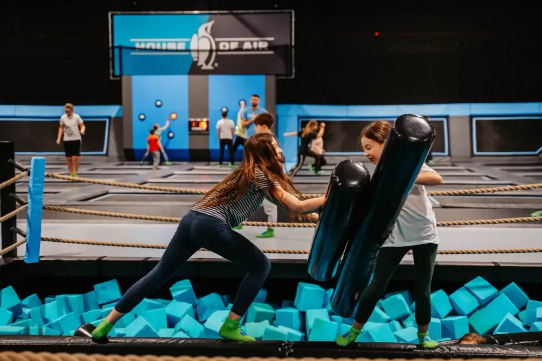 House of Air Gliwice: Atrakcje, ceny, urodziny czy warto?