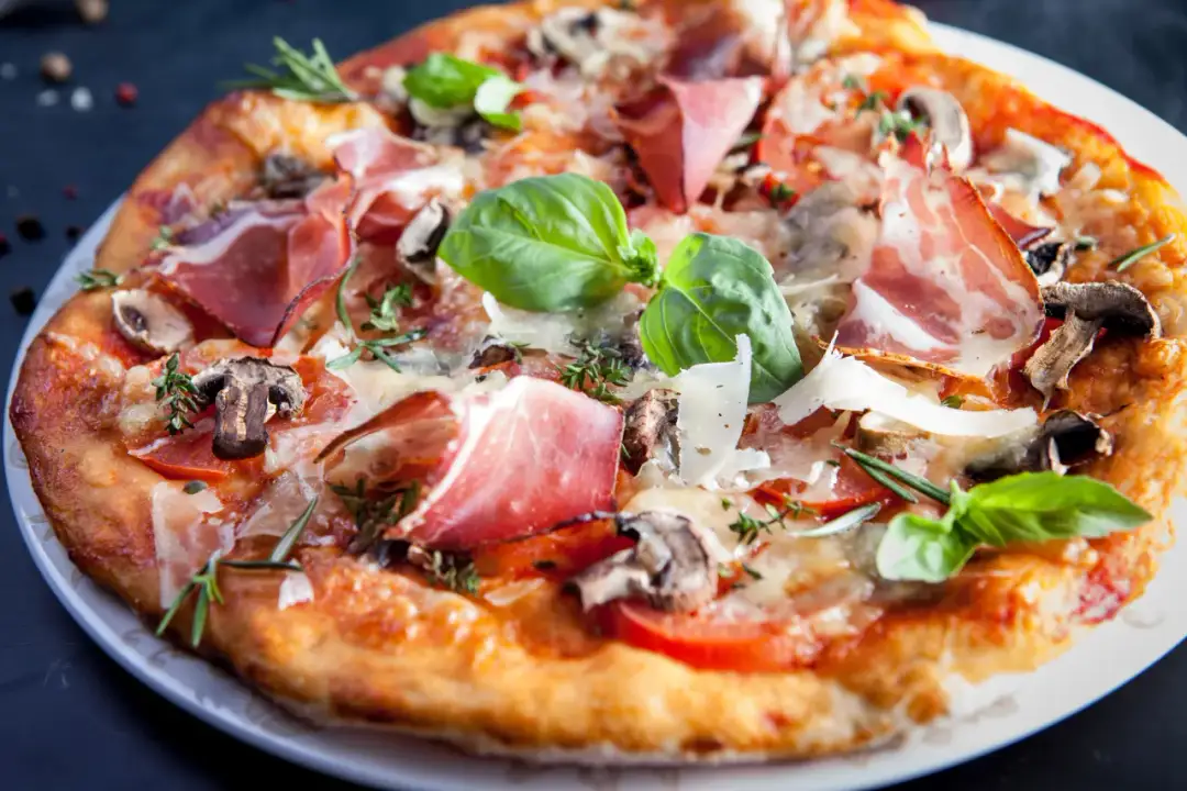 Jak zrobić idealną pizzę w domu? Sekretne przepisy i triki