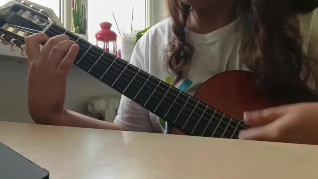 Znane utwory na gitarę klasyczną: Twój przewodnik po arcydziełach