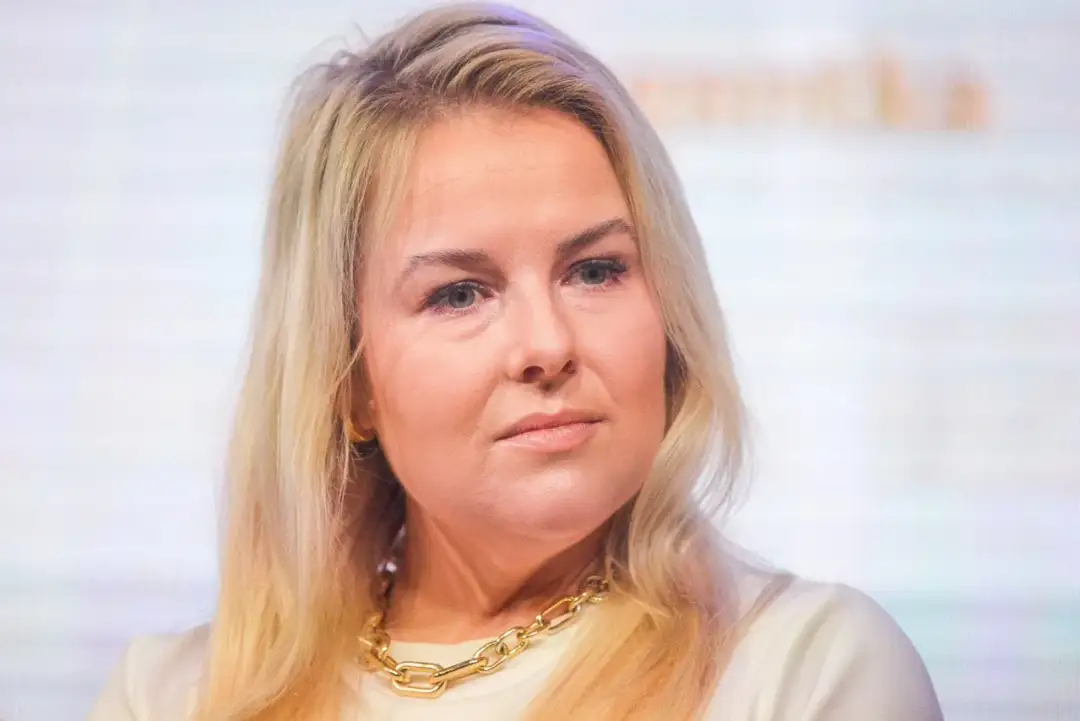 Kamila Kalińczak - od TVN24 do fenomenu ĄĘ. Jak zbudowała swoją markę?