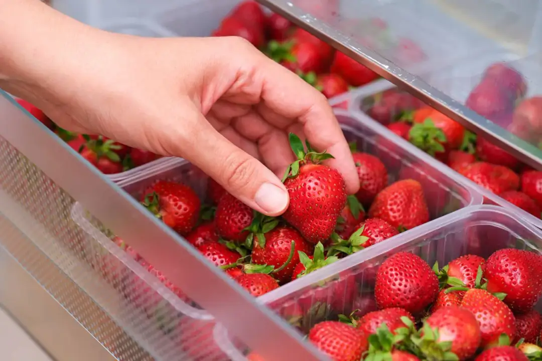 Erdbeeren richtig lagern - Tipps gegen Schimmel und Matsch