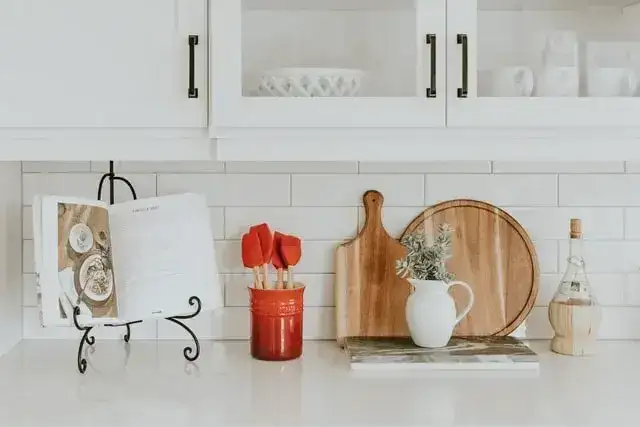 Jaką farbą pomalować meble kuchenne, by uniknąć błędów malarskich? Jaką farbą pomalować meble kuchenne, by uniknąć błędów malarskich?