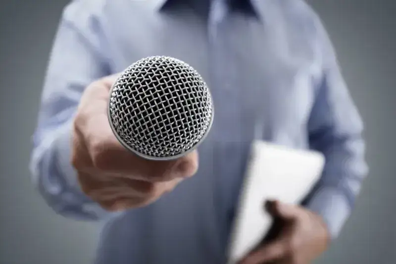 Ile zarabiają komentatorzy sportowi? Mrożące krew w żyłach zarobki gwiazd mikrofonów