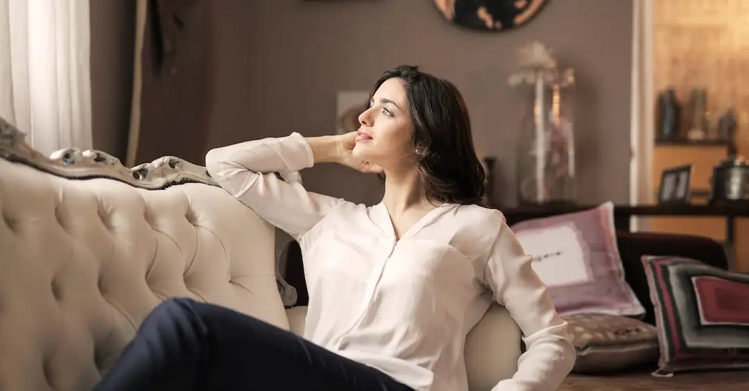 Salon w stylu retro – inspirujące dekoracje i wystrój wnętrz vintage