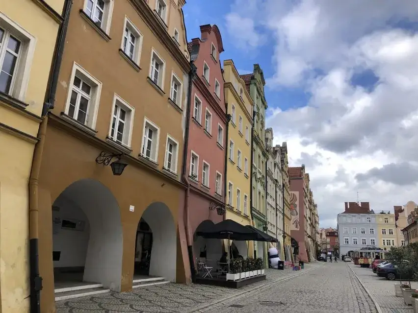 Jelenia Góra ile mieszkańców - zaskakujące dane o populacji miasta