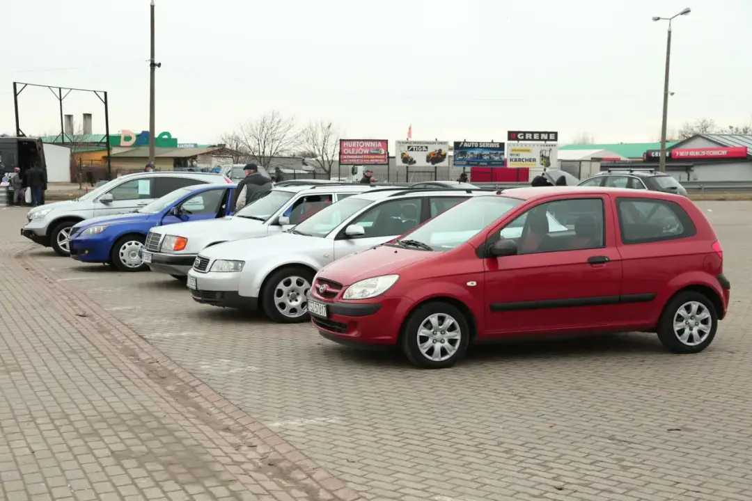 Giełda samochodowa Sandomierz - kiedy się odbywa i co warto wiedzieć