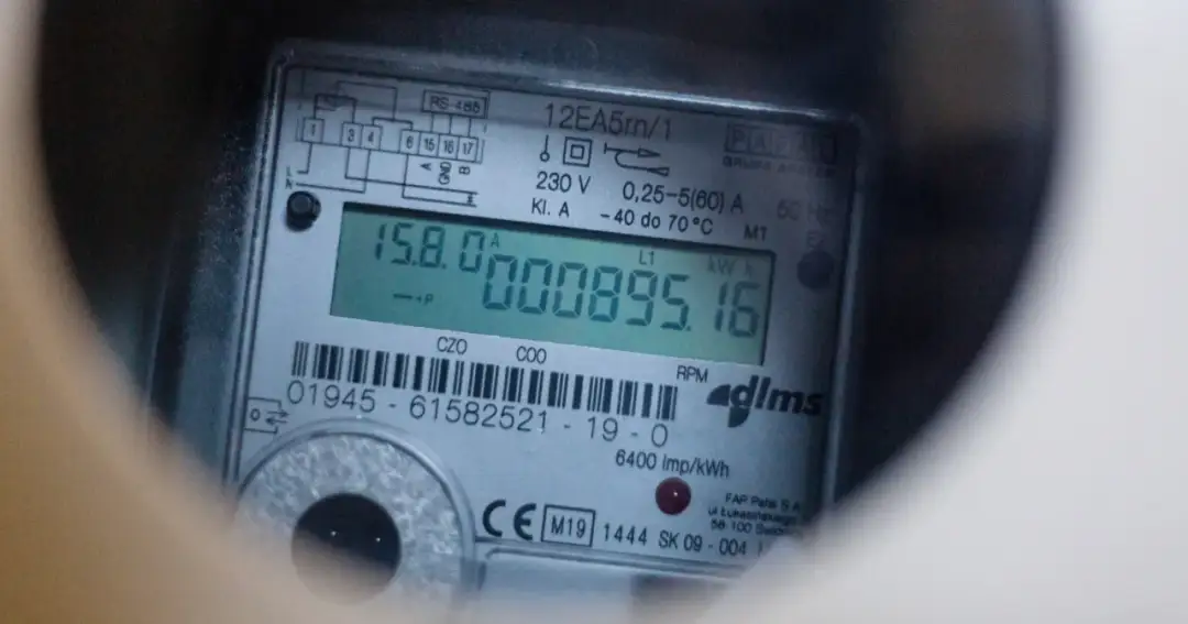 Cyfrowy licznik energii elektrycznej. Czy licznik gazu może oszukiwać? Ten pokazuje 895.16 kWh.