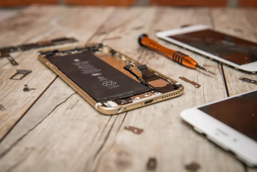 Wymiana baterii iPhone 7 w Poznaniu - najlepsze serwisy i ceny
