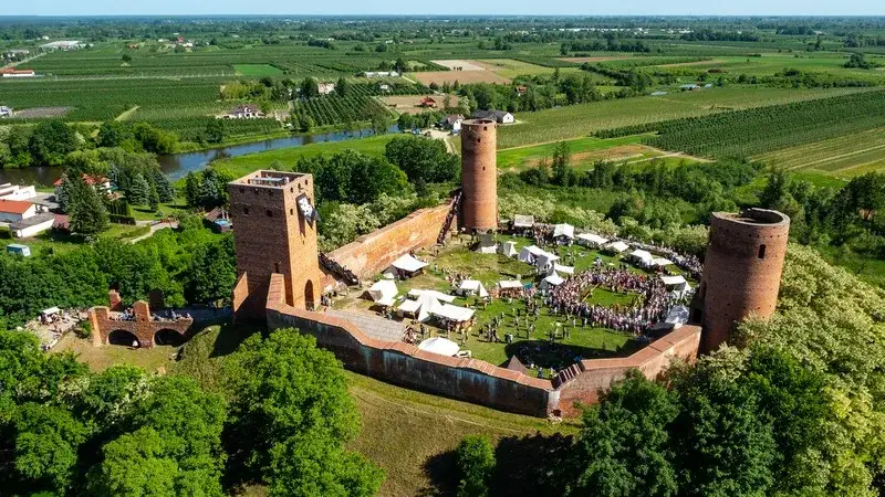 Najpiękniejsze zamki w okolicy Warszawy, które musisz zobaczyć