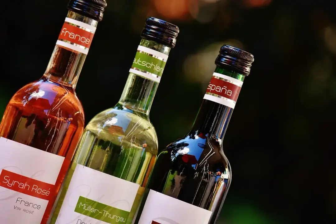 Mocny alkohol: TOP 10 świata, drinki i sekrety odpowiedzialnej degustacji
