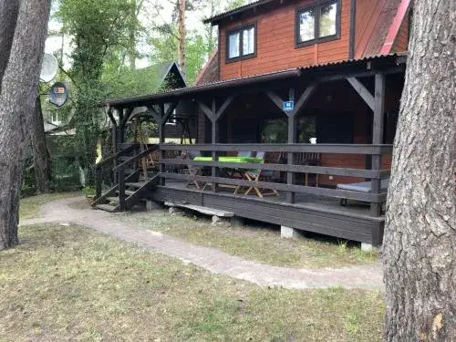 Domek nad jeziorem Głębokie - idealne miejsce na relaks i wypoczynek