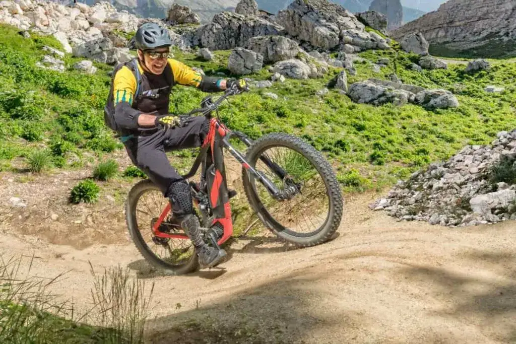 Oblicz spalanie kalorii przy 30 km na rowerze - kalkulator online