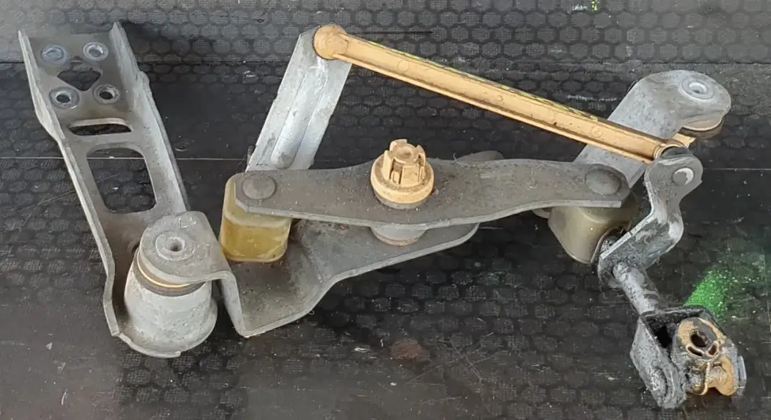 Opel Corsa C: Objawy, przyczyny i naprawa mechanizmu biegów