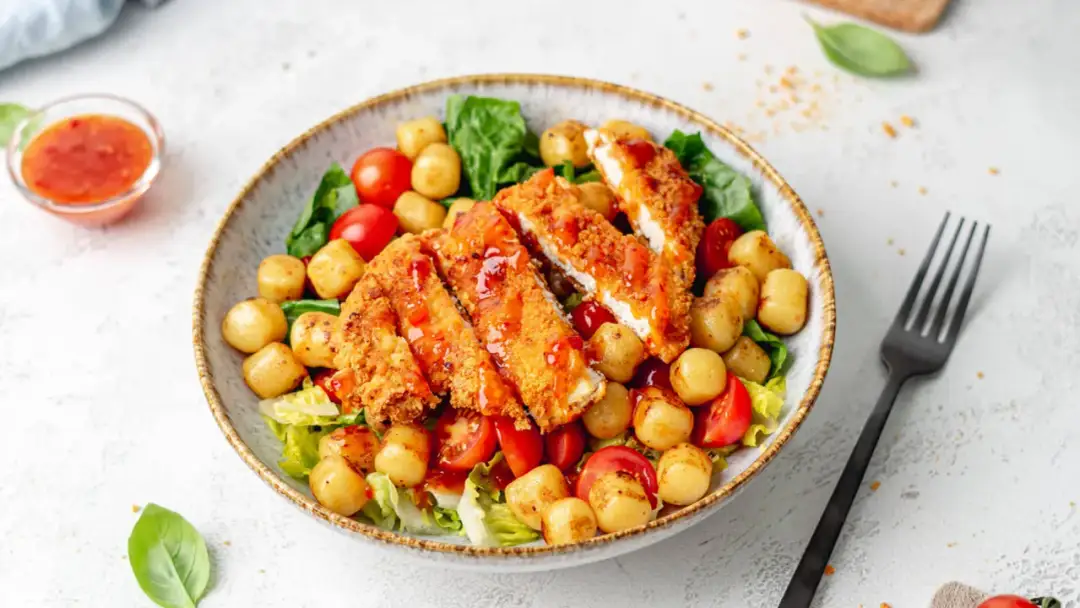 Warmer Gnocchi-Salat - Knusprig statt matschig? So gelingt er!