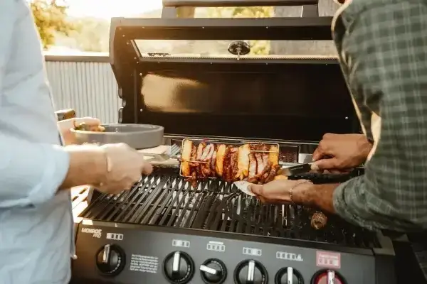 Grill gazowy na co zwrócić uwagę, aby uniknąć kosztownych błędów
