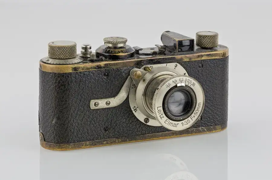 Aparaty fotograficzne lat 50: Historia i przełomowe modele