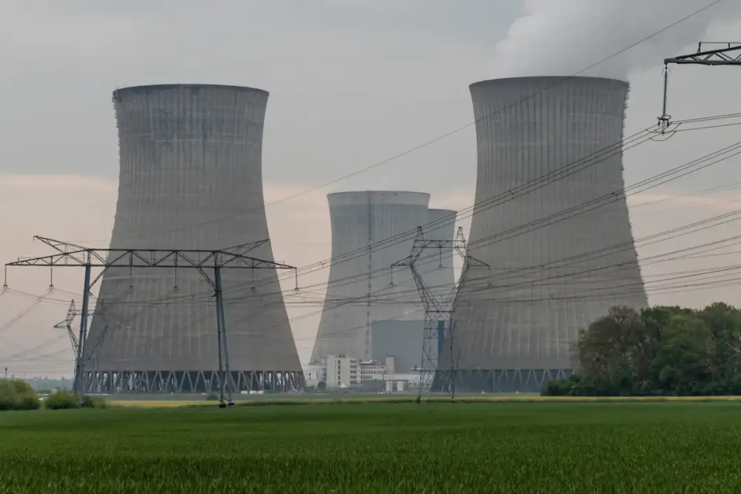 Kiedy zacznie działać elektrownia jądrowa w Polsce? Kluczowe daty i plany