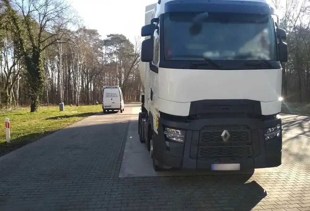 Uwaga kierowcy! Konsekwencje jazdy ciężarówką bez karty kierowcy