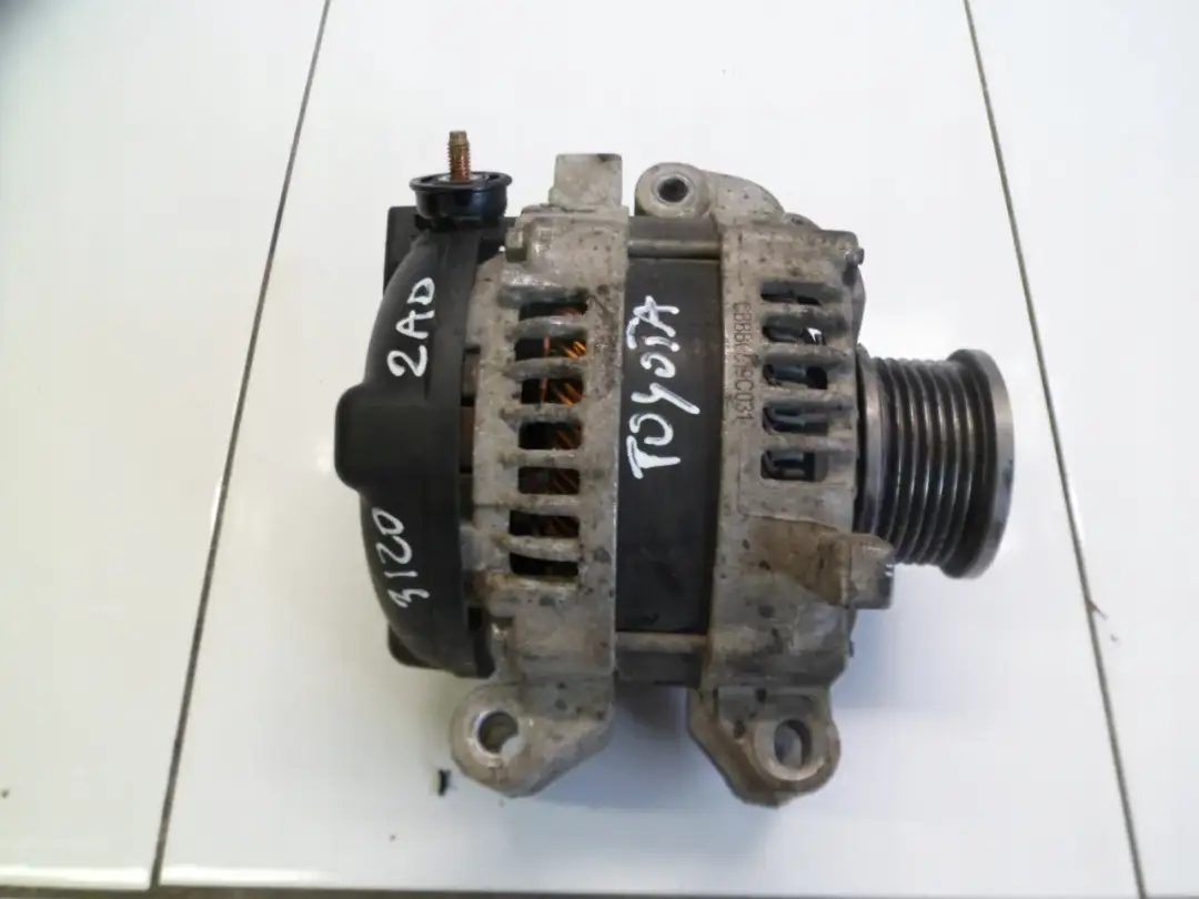 Jak wyjąć alternator w Toyocie Avensis T25 - uniknij kosztownych błędów