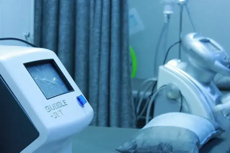 Jaki laser do depilacji? Porównanie, koszty, efekty i wybór