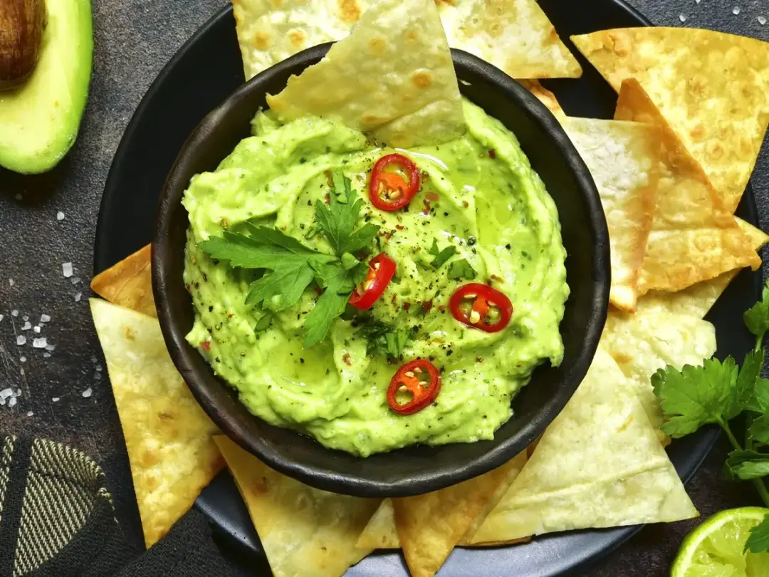 Jak uratować gorzkie guacamole i poprawić jego smak w prosty sposób