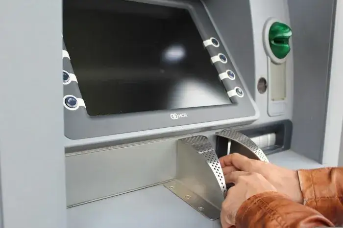 Ile można wypłacić z bankomatu Pekao? Sprawdź maksymalny limit