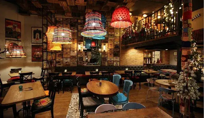 Gdzie dobrze zjeść w Kołobrzegu? Odkryj najlepsze restauracje!