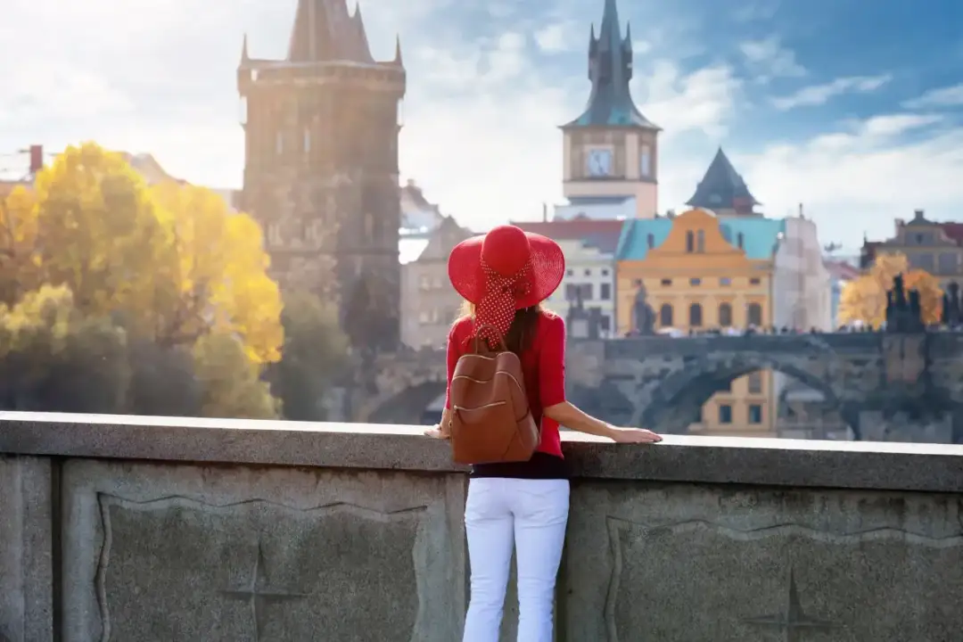 Nietypowe atrakcje Pragi - Jak zwiedzać miasto bez tłumów w 2026?