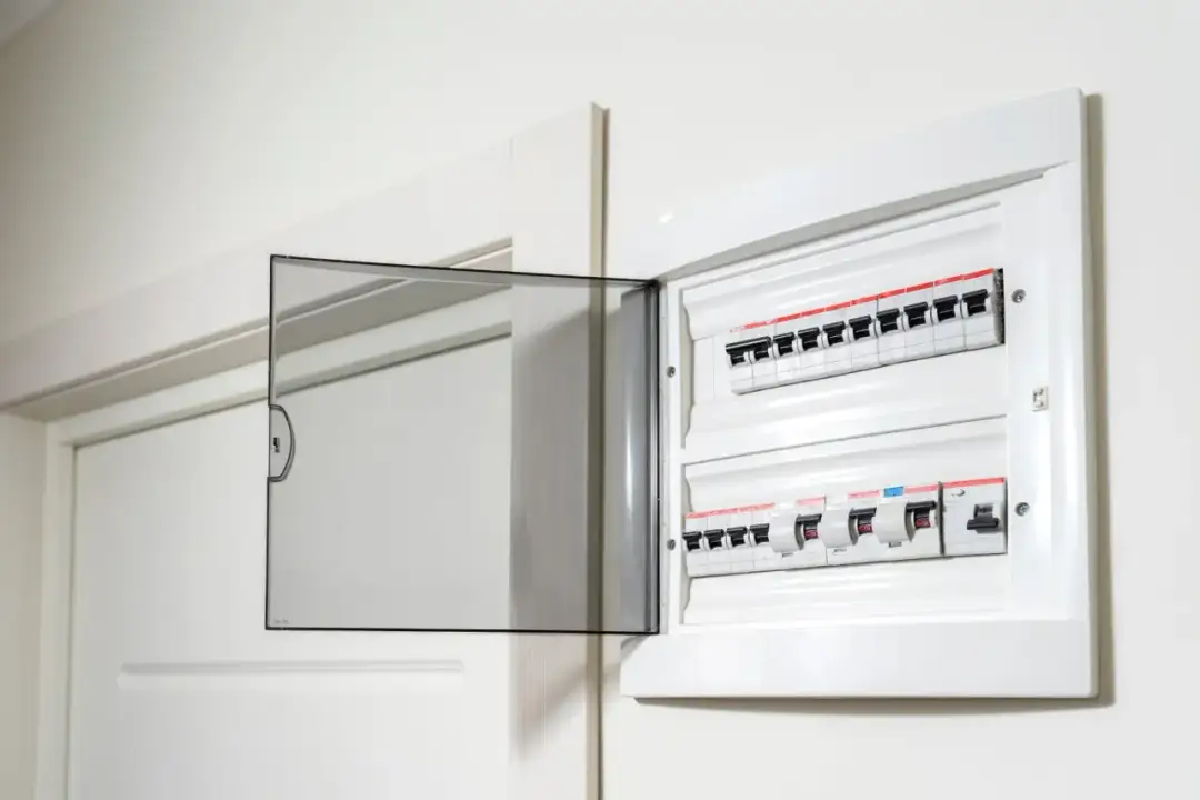 Bezpieczniki B czy C do domu? Uniknij kosztownych awarii elektrycznych