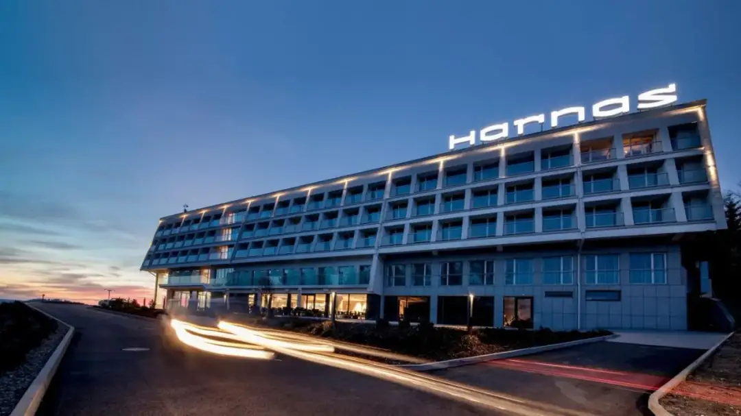Hotel HARNAŚ: wyjątkowy hotel dla dorosłych z widokiem na Tatry