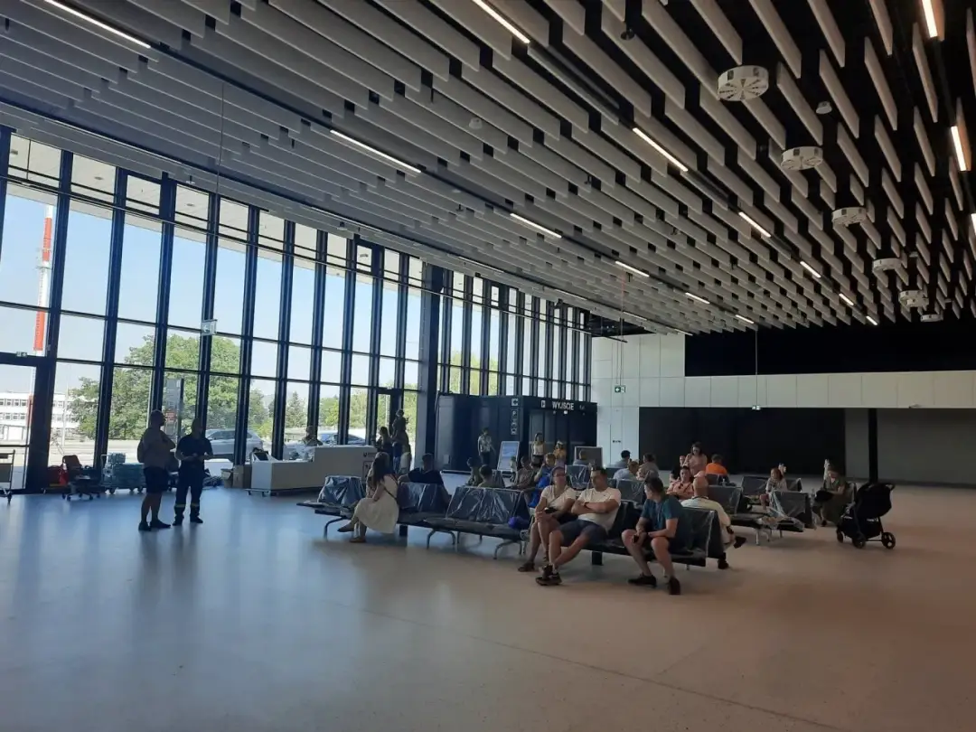 Lotnisko w Radomiu oficjalnie otwarte: poznaj szczegóły inauguracji lotu