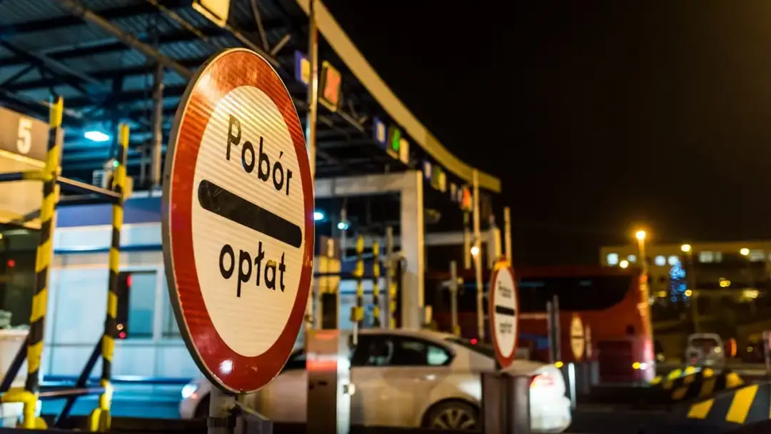 Jak płacić telefonem za autostradę i unikać kolejek na bramkach
