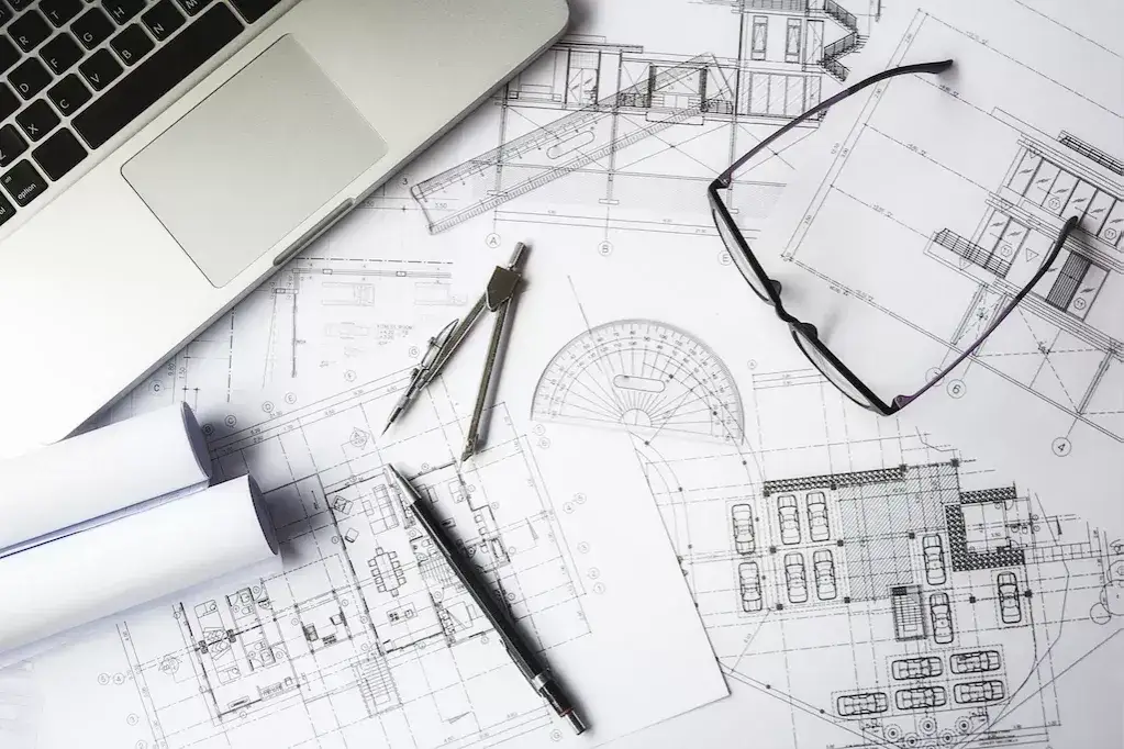 Co warto wiedzieć o współpracy z architektem przy budowie domu?