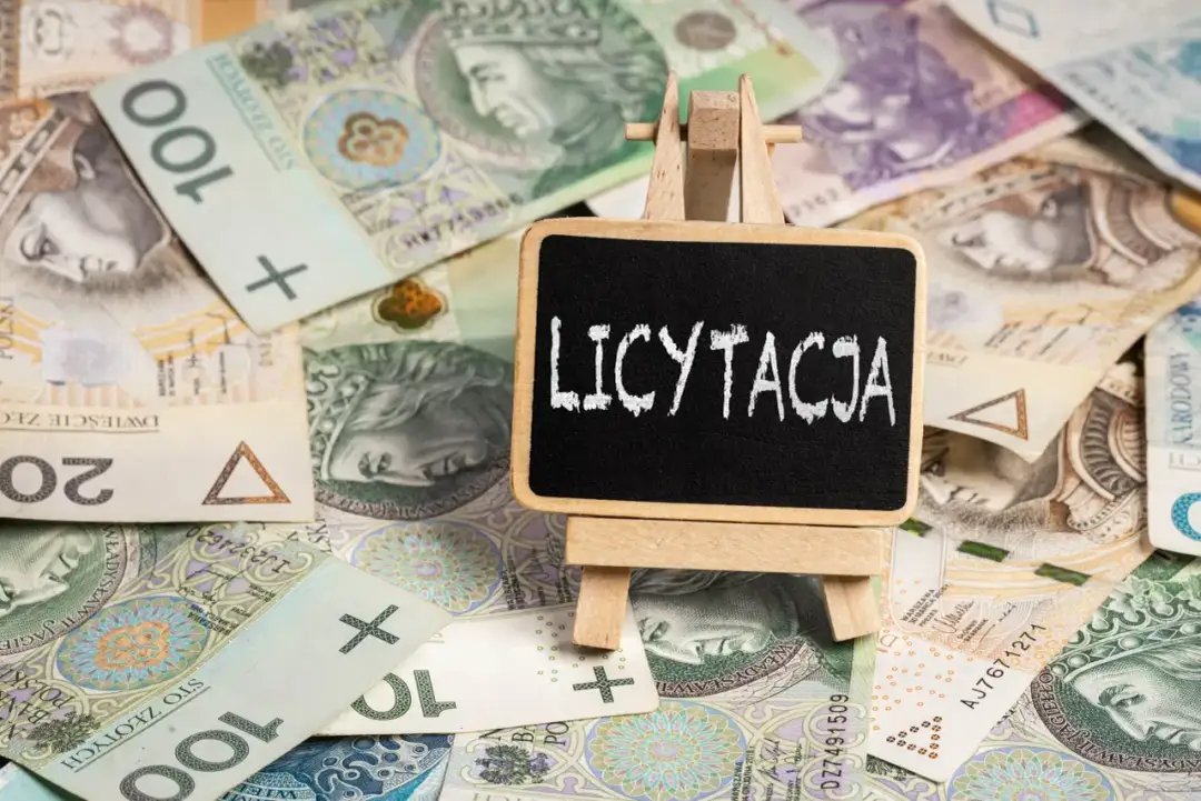 Jak wygląda licytacja komornicza nieruchomości i jak uniknąć błędów