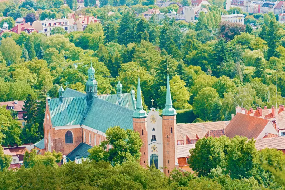 Oliwa atrakcje: Odkryj najpiękniejsze miejsca w Gdańsku