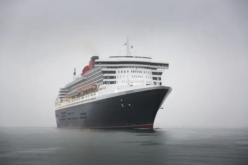 Queen Mary 2 ile trwa rejs? Czas podróży i trasy, które musisz znać